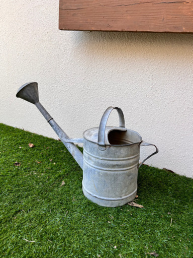 世界に一つ！アンティークブリキのジョウロ