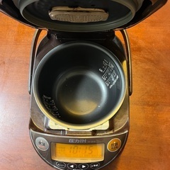 象印　炊飯器　NP-ZA10（5.5合）2015年製の画像