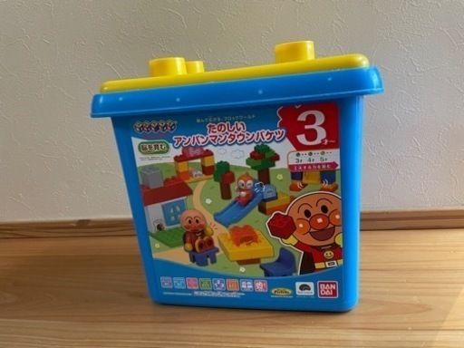 定価4180円　たのしいアンパンマンタウンバケツ