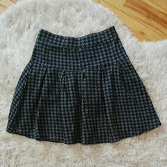 美品✨XL【UNIQLO】スカートの画像