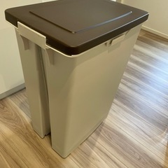 ゴミ箱の画像