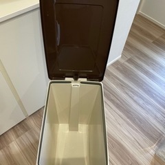 ゴミ箱の画像