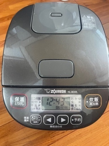 象印　3合マイコン炊飯ジャー