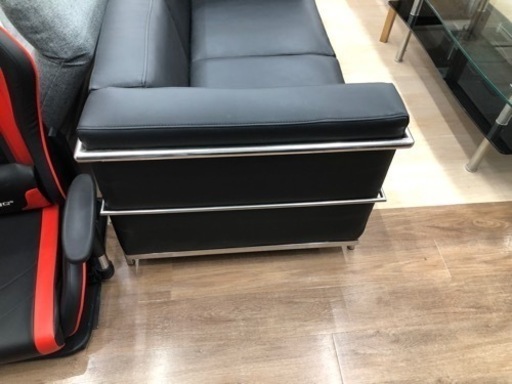 蘭家具の2人掛けソファーのご紹介です