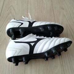 サッカー　スパイクシューズ　24.5センチの画像