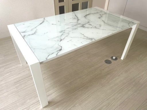 ニトリ　大理石ダイニングテーブル