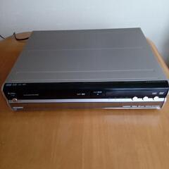 値下げしました。珍しい、ＨＤＤ．ＤＶＤ．ＶＨＳの、DVDレコーダ...