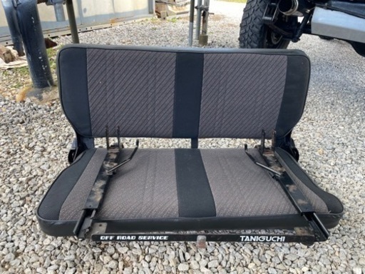 タニグチシートレールとシート