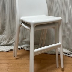 URBAN IKEA 子供用チェア ダイニングチェアの画像
