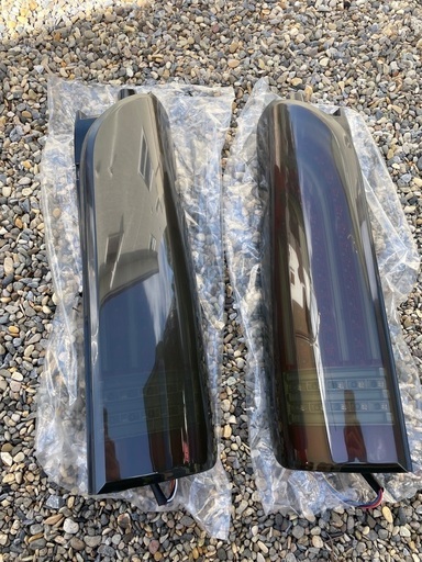 ハイエース　テールランプ