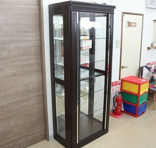 ダウンライト付きコレクションボード☆飾り棚☆幅75cm☆高さ183cm☆ショーケース☆中古品☆G1074【こちらは店舗です。浜村鹿野温泉ICから3分 買取本舗 宮本リサイクル 営業時間9～19時 定休日水曜のみ←連絡できませんm(_ _)m