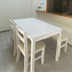 4名掛けダイニングセット無料で譲ります！