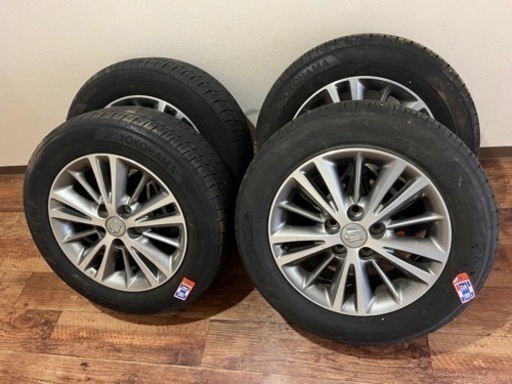 トヨタ クラウン純正 215 60R 16 アルミホイル　タイヤ付き