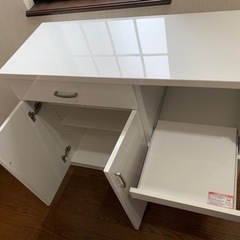 食器棚　キッチンカウンター　白色の画像