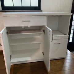 食器棚　キッチンカウンター　白色の画像