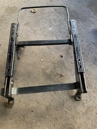 オデッセイ　シートレール左右