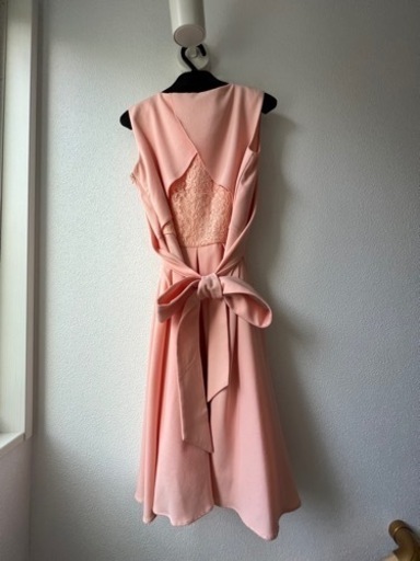 結婚式ドレス　AR Azalea Roseのサーモンピンクのドレス　ボレロ付き