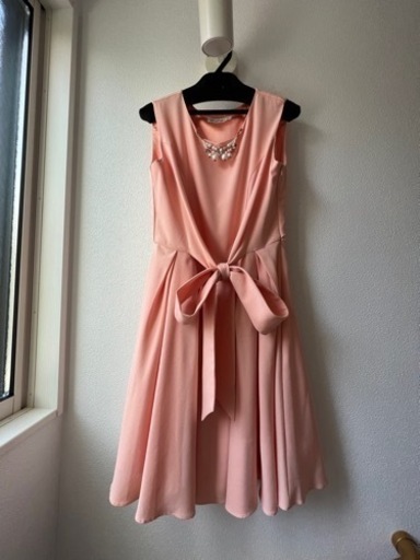 結婚式ドレス　AR Azalea Roseのサーモンピンクのドレス　ボレロ付き