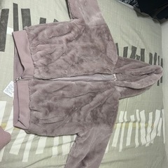 ピンクふわふわパーカー　新品未使用の画像