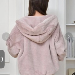 ピンクふわふわパーカー　新品未使用の画像