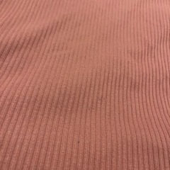 リブ トップスの画像