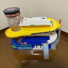 トミカ　ダブルアクショントミカビル