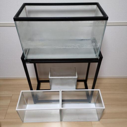 60センチ水槽台 小さめの水槽3つ