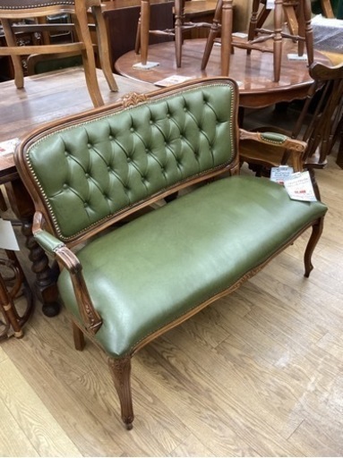 KI-36【新入荷　リサイクル品】イタリアンクラシカル　本革2シーターアームソファ　グリーン