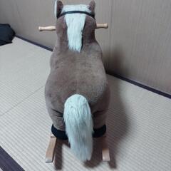 馬のロッキングチェア。乗って遊べます。の画像