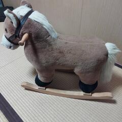 馬のロッキングチェア。乗って遊べます。の画像
