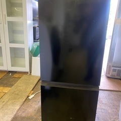福岡市内配送無料　2022年　ハイセンス 冷蔵庫 幅48.1cm 162L ブラック HR-D15FB 2ドア 右開き 自動霜取り コンパクト