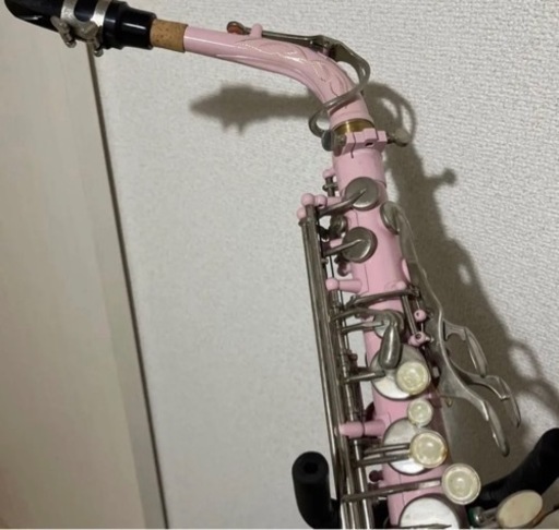 ピンクのアルトサックスジャンク　ディスプレイなどに