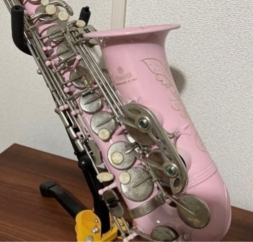 ピンクのアルトサックスジャンク　ディスプレイなどに