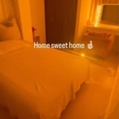 IKEAの脚付マットレス　(セミダブル)の画像