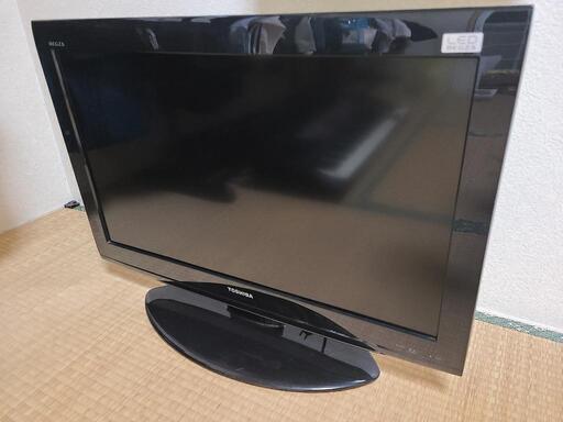 東芝 32型 テレビ　リモコン付き