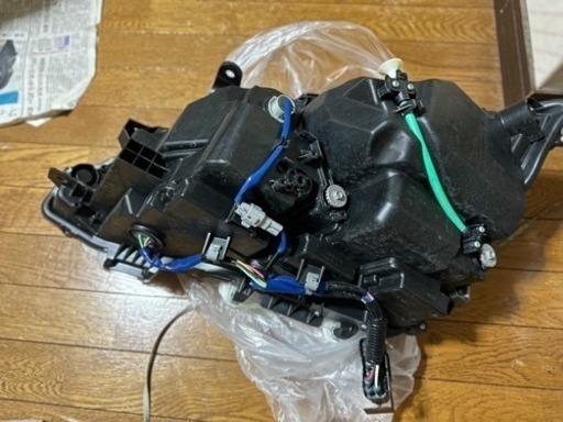 レクサスGS 10系　中期　純正三眼LEDヘッドライト　左右セット