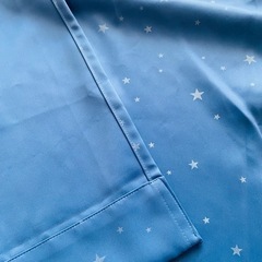 ニトリ カーテン 1枚 青 星柄の画像