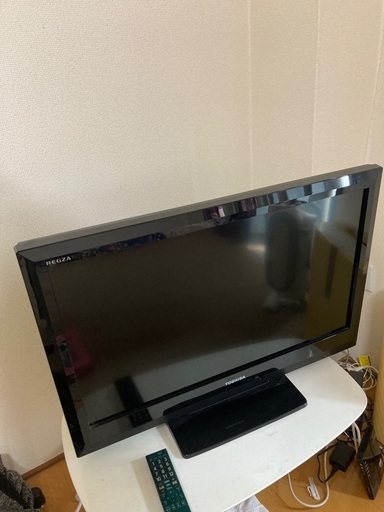 テレビ　TOSHiBA 32インチ