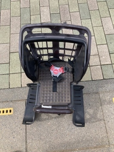 子供乗せの自転車に籠をつけました。