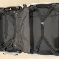 スーツケース黒（キャスターゴム摩耗）の画像