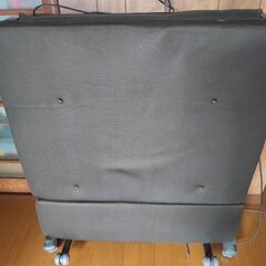 折りたたみベッドの画像