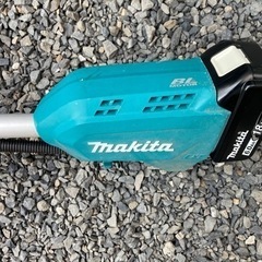 マキタ 充電式草刈り機 MUR185UDRG バッテリ6.0Ah 軽量!の画像