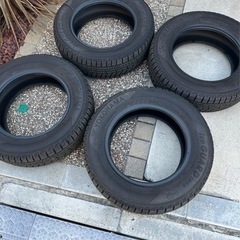 美品！スタッドレスタイヤ　185/65R14
