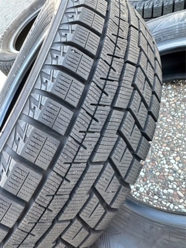 美品！スタッドレスタイヤ　185/65R14