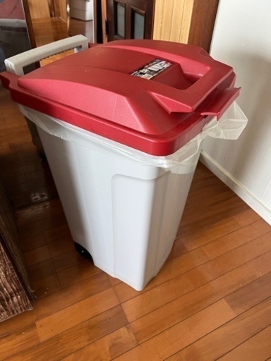 90Lキャスター付きゴミ箱　大型
