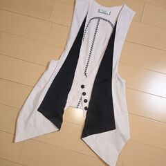 563 DELYLE ピンク色 ベストの画像