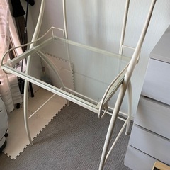 ＊最終値下げ　オシャレなガラス天板 デスク・電話台・シェルフ＊の画像