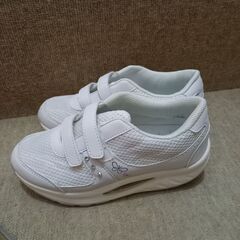 未使用ハナエモリ　ナースシューズ23cmの画像