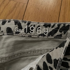 GAP アニマル柄パンツの画像