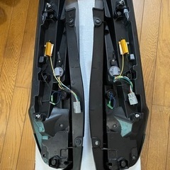 80系ヴォクシーNOAHエスクァイアダズフェローズスモークテールランプ